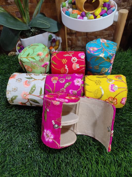 Bangle box 4"5 pieces